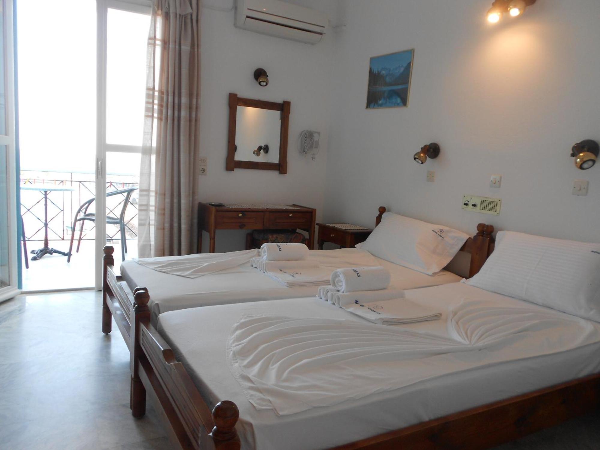 Zorbas Hotel Pythagóreion Quarto foto